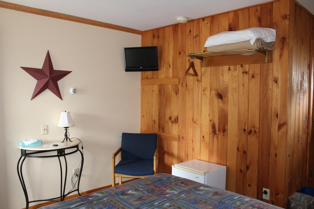 Northern Family Motel Потсдам Экстерьер фото