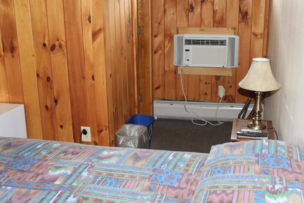Northern Family Motel Потсдам Экстерьер фото